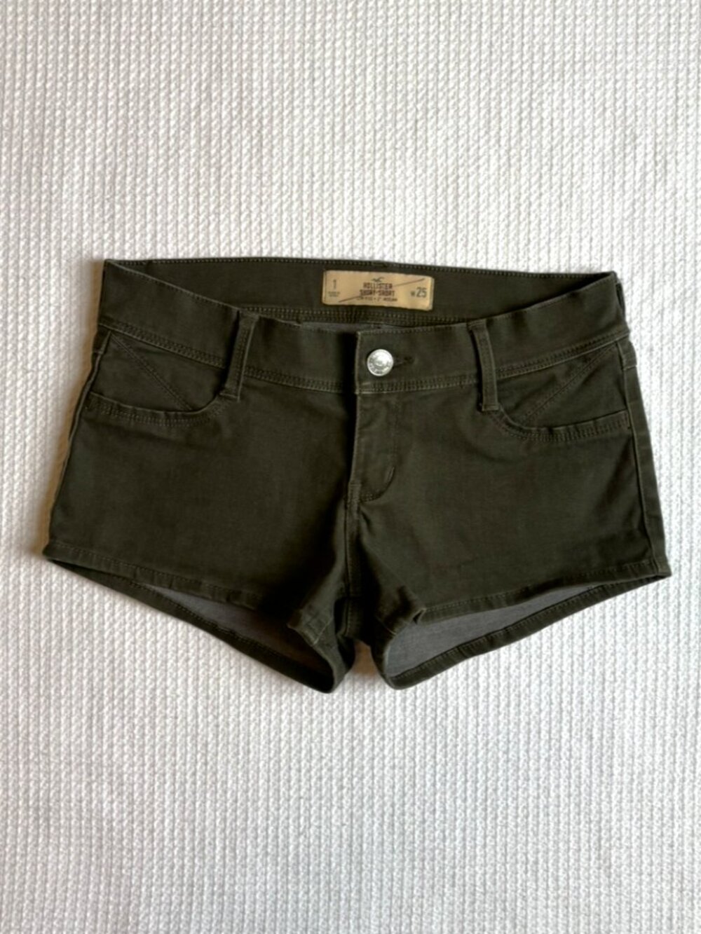 HOLLISTER Olive Green Low-Rise Short Shorts Size 1/25 - Picture 2 of 9